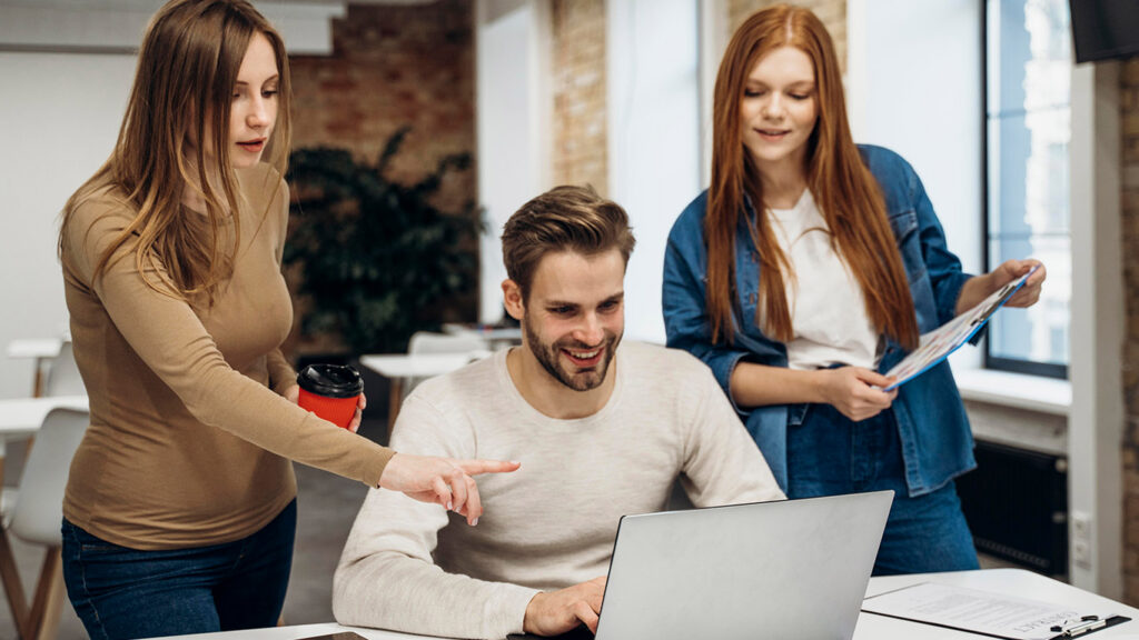 Handwerksbetrieb im Arbeitsalltag – Warum eine professionelle Website für KMU und Handwerk kein Kostenfaktor ist