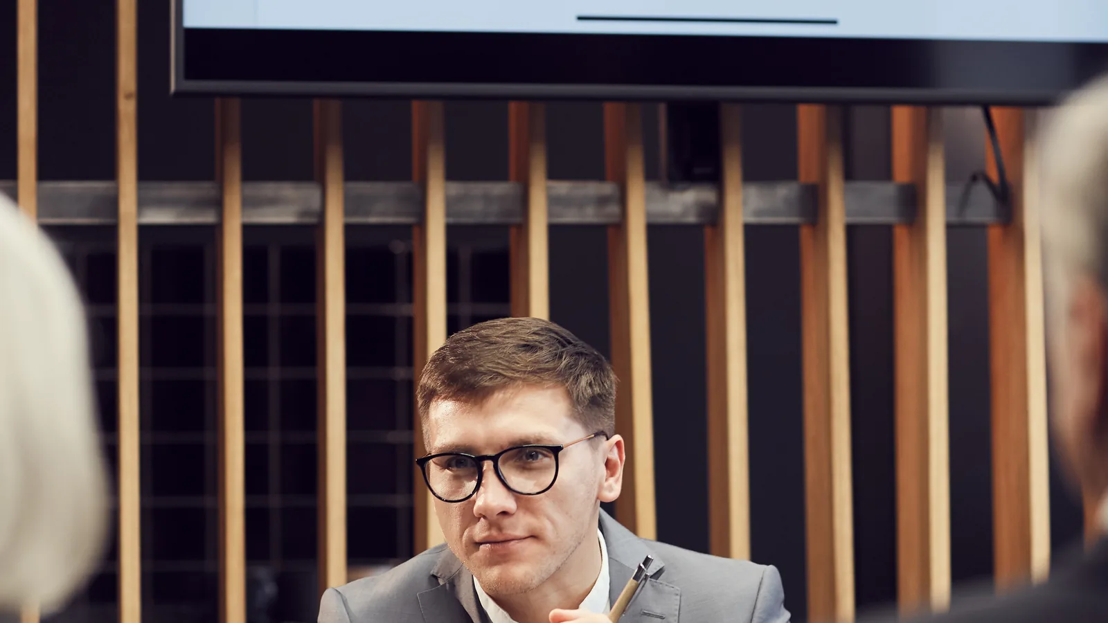 Business-Szene passend zum Beitrag 5 Online-Marketing Strategien für Radiologen